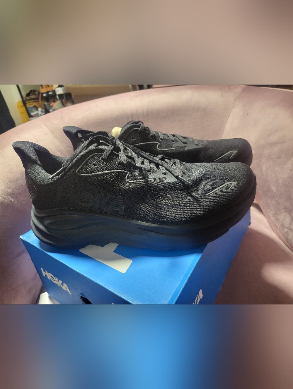 Brand New In Box Hoka Men's Clifton 10 Size 11.5 Wide - Black On Black